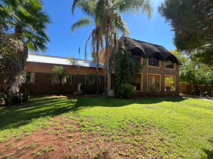 4 Bedroom Property for Sale in Die Rand Northern Cape